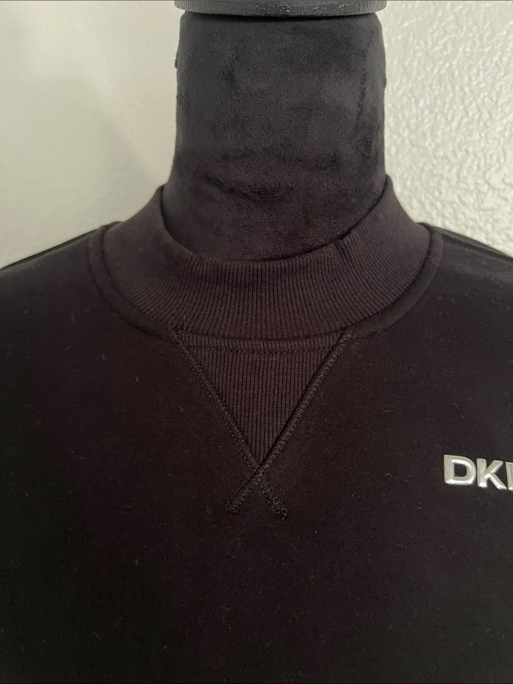 DKNY Black Sweatshirt and Cargo Joggers Set - Picture 3 of 4